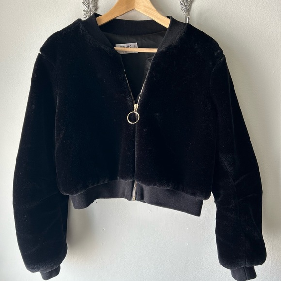 LF Black Faux Fur Cropped Bomber Jacket | Gold Zipper | Party Perfect Outerwear - Picture 3 of 7